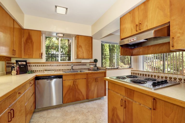 How to Update Your Kitchen Cabinets Without Replacing them